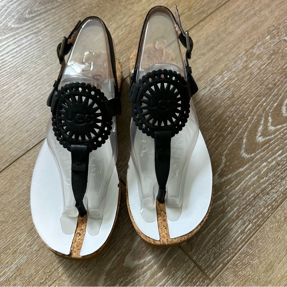 Ugg Ayden sandals - Picture 2 of 4